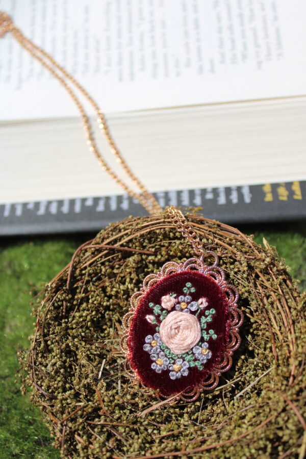Golden Blush Floral Embroidered Necklace – Rose Gold Frame - Image 4