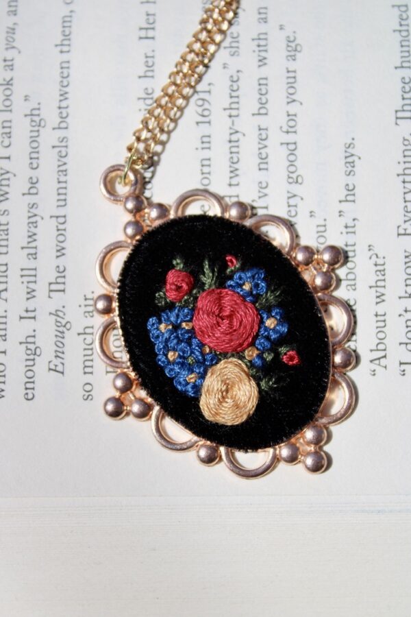 Golden Garden Embroidered Floral Necklace – Black & Gold Handmade Jewelry - Image 2