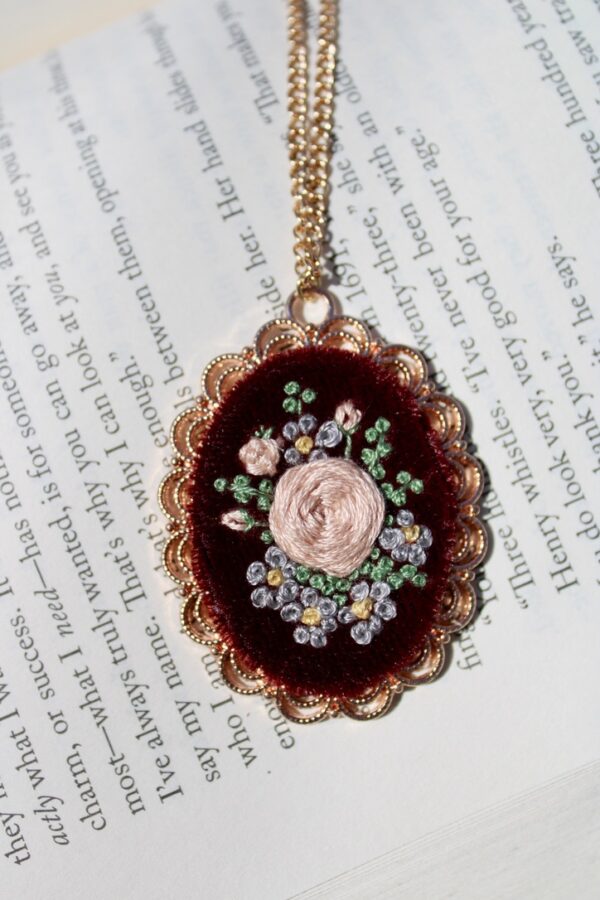 Golden Blush Floral Embroidered Necklace – Rose Gold Frame - Image 3