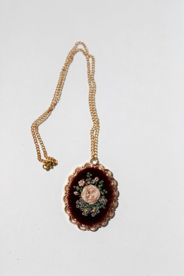Golden Blush Floral Embroidered Necklace – Rose Gold Frame - Image 6