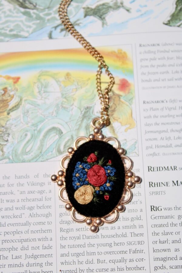 Golden Garden Embroidered Floral Necklace – Black & Gold Handmade Jewelry - Image 4
