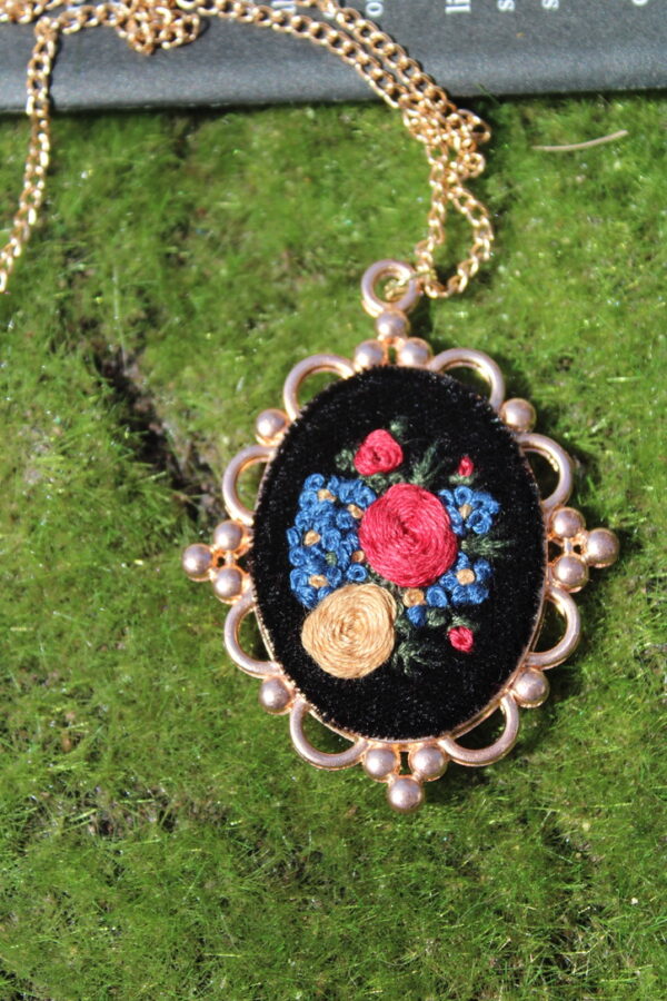Golden Garden Embroidered Floral Necklace – Black & Gold Handmade Jewelry