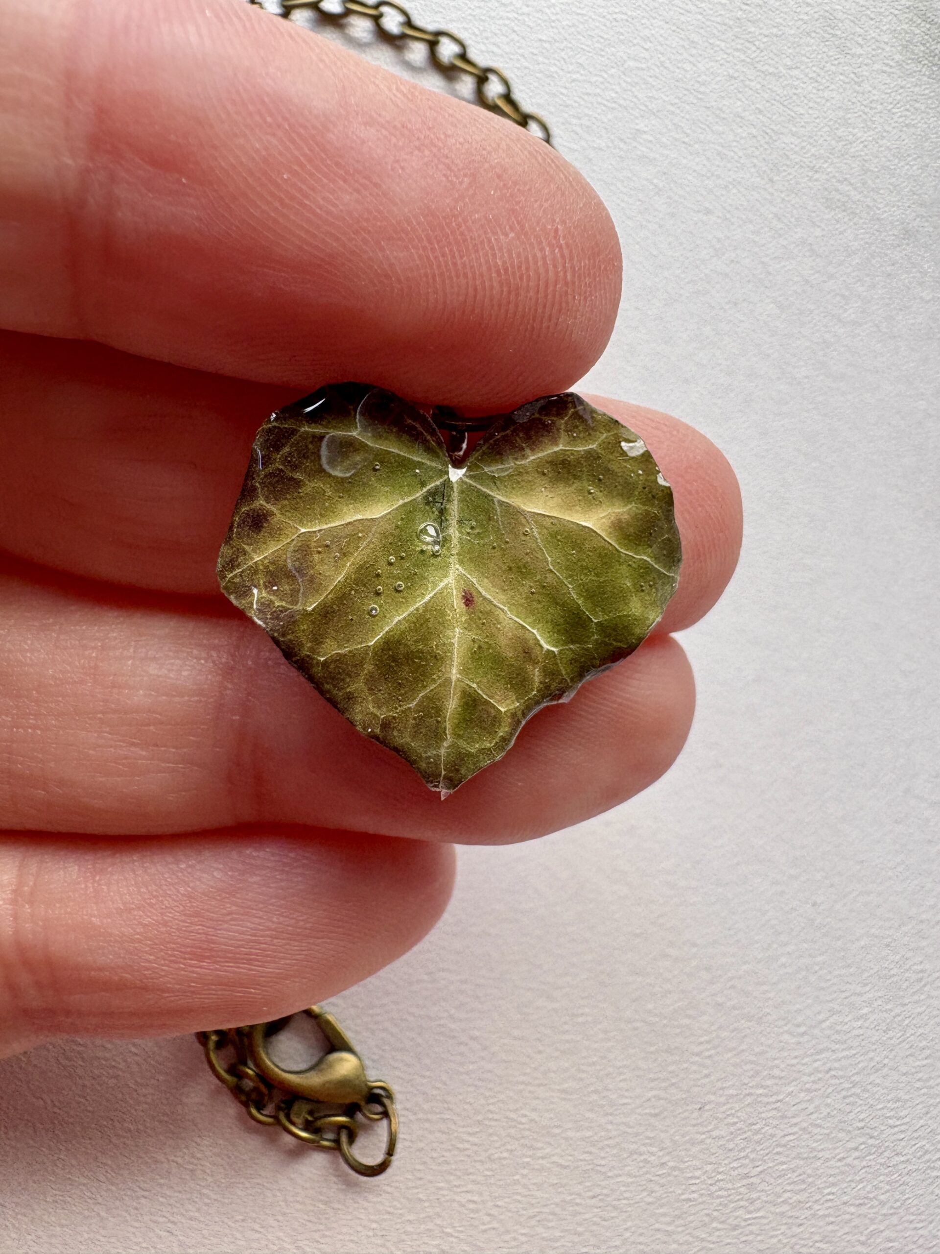 Ivy Leaf Resin Necklace - Image 2